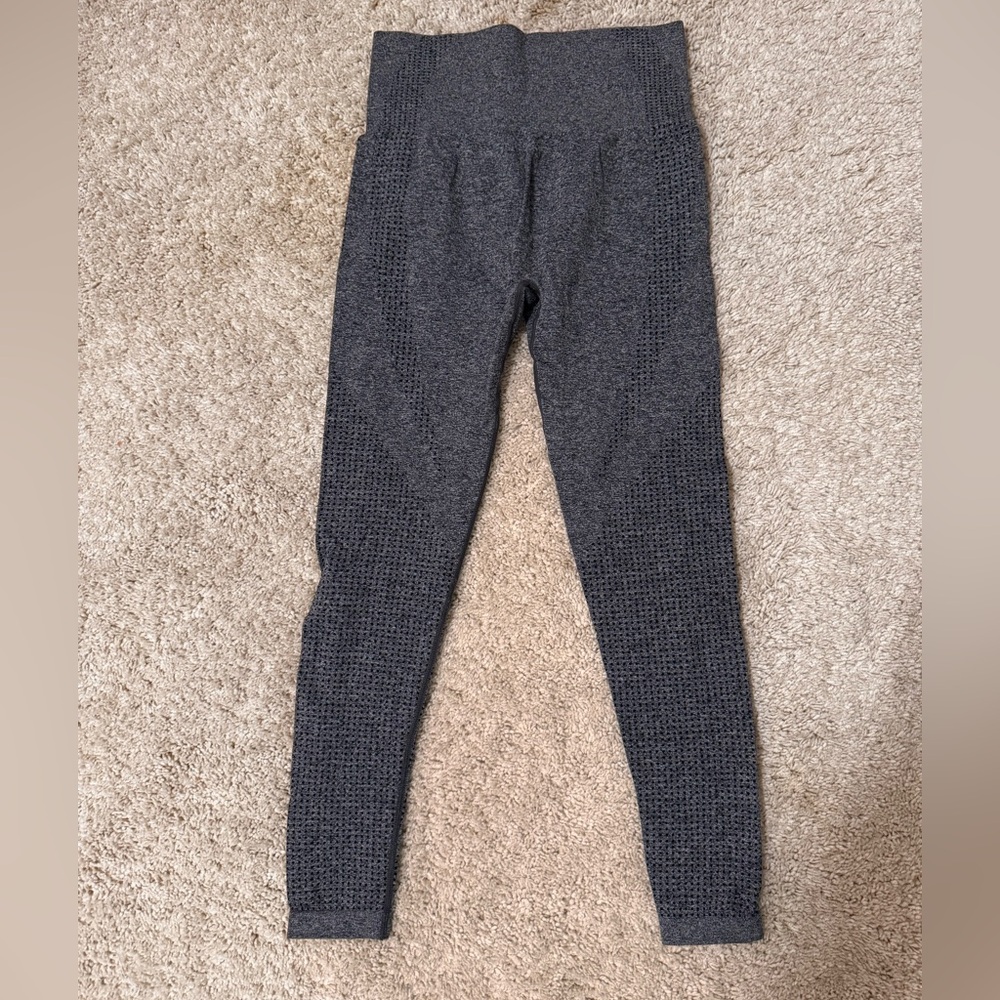 grey leggings